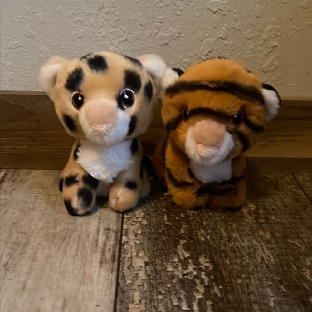 Adorable Leopard and Tiger Plush Set